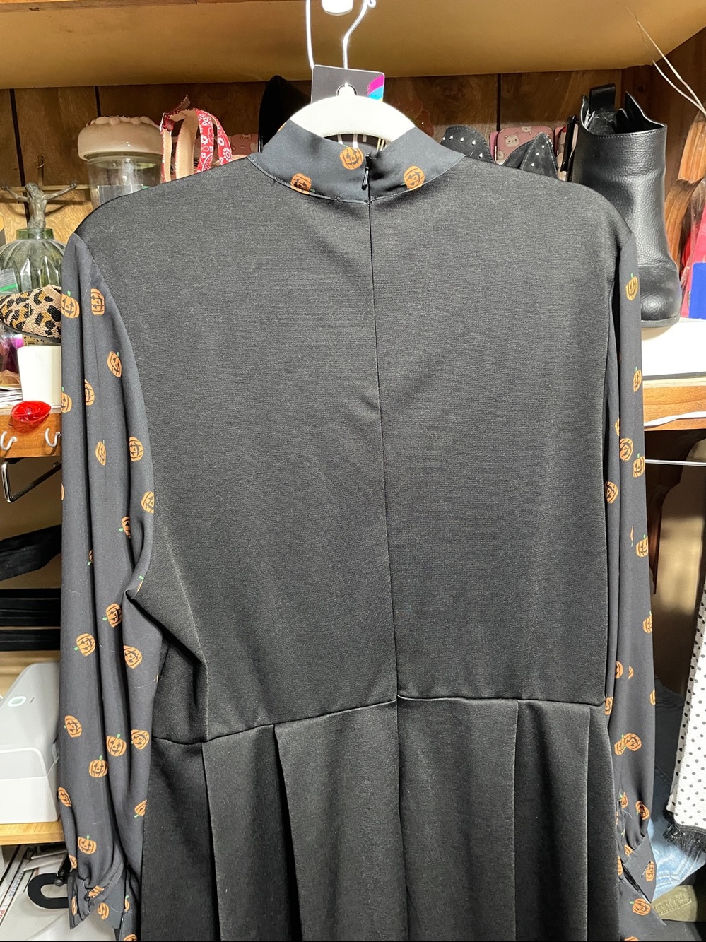 #277 1x smak parlour Black Long Sleeve Tie-Neck Dress with Pumpkin Print - Picture 3 of 5